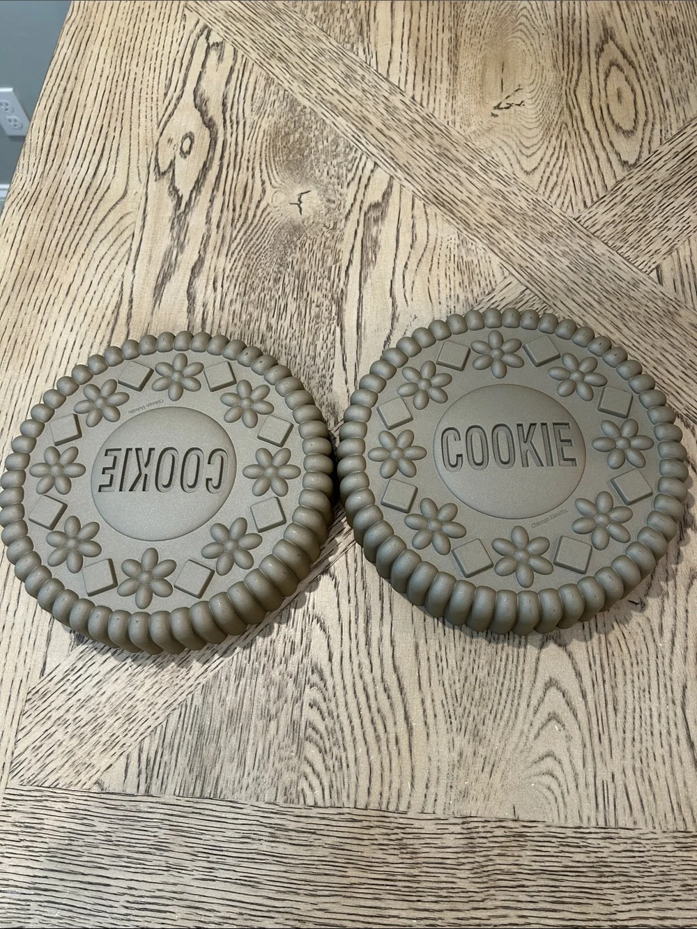 Williams Sonoma Brown Cookie Cake pans